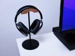 Simak 5 Manfaat Menggunakan Headset Stand, Meja Rapi dan Lebih Awet