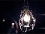 5 Tips Aman Memasang Lampu Hias di Rumah untuk Ramaikan Momen 17-an, Cegah Korsleting