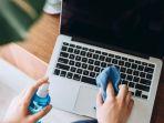 5 Cara Membersihkan Laptop agar Bersih dan Awet