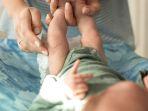 Ketahui Waktu yang Tepat dan Cara Mengganti Popok dengan Benar, Yuk New Mom Merapat