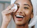 5 Rekomendasi Exfoliating Pad, Solusi Efektif Angkat Kulit Mati Membandel
