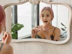 Cara Membuat Ombre Lips Anti Menor, Salah Satunya Gunakan Lip Gloss