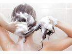 5 Rekomendasi Sampo dengan Kandungan Argan Oil, Ampuh Hempas Rambut Rusak dan Bercabang
