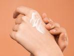 5 Cara Pengaplikasian Body Lotion yang Salah dan Jarang Disadari Oleh Banyak Orang