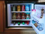 Review SANKEN SN-118KEG, Kulkas Mini dengan Performa Maksimal