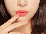 Konsumsi Makanan dan Minuman Ini untuk Mendapatkan Bibir Merah Merona Secara Alami