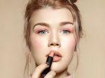 4 Rekomendasi Lipstik Glossy Memberi Kesan Mewah pada Bibir