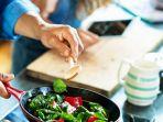 9 Makanan yang Tidak Disarankan Dimasak di Teflon, Bisa Berbahaya