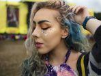 Tips Makeup untuk Nonton Konser dan Festival Musik Anti Gagal, Bikin Kamu Kece Berjam-jam