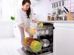 6 Peralatan Rumah yang Sebaiknya Tidak Dibersihkan dengan Dishwasher, Termasuk Pisau dan Wajan Logam