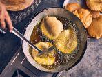 5 Cara Mudah untuk Membuat Minyak Goreng Bekas Pakai Menjadi Bening Kembali