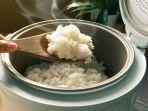 4 Rahasia Memasak Nasi agar Pulen, Tidak Cepat Basi, dan Tidak Menguning