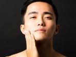 5 Serum Wajah Terbaik untuk Rawat Kulit Wajah Khusus Pria