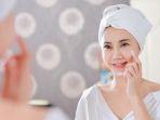 6 Kesalahan Menggunakan Skin Care Routine pada Malam Hari yang Sering Dilakukan