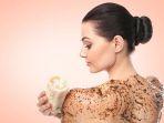 5 Rekomendasi Body Scrub untuk Mencerahkan dan Mengangkat Sel Kulit Mati