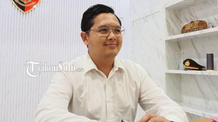 KASUS PENIPUAN. Kasatreskrim Polresta Solo, AKP Derry Eko Setiawan ditemui di Polresta Solo pada Senin (24/11/2025). Dia menjelaskan soal kasus penipuan yang mencatut nama Bos Bali United.