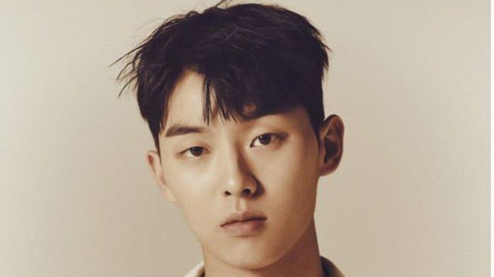 Beredar Video Choi Hyun Wook Buang Putung Rokok Sembarangan, Bikin KNetz Geram