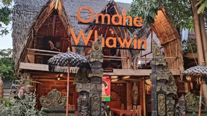 ANGKRINGAN SOLO - Angkringan Omahe Whawin dari depan dan menu kuliner yang ditawarkan di Solo, Jawa Tengah. Lokasinya di Jl. Nayu Utara Kelurahan No.Rt 01/05, Joglo, Kec. Banjarsari, Kota Surakarta.