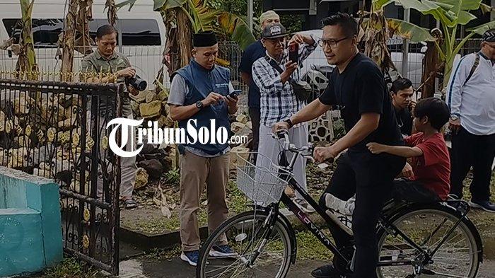 Arie Untung dan Keluarga Mudik ke Klaten, Isi Acara hingga Bersepeda Keliling Kampung