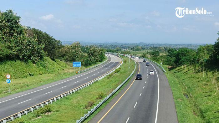 Arus lalu lintas di tol Semarang-Solo KM 491, Rabu (18/3/2026).