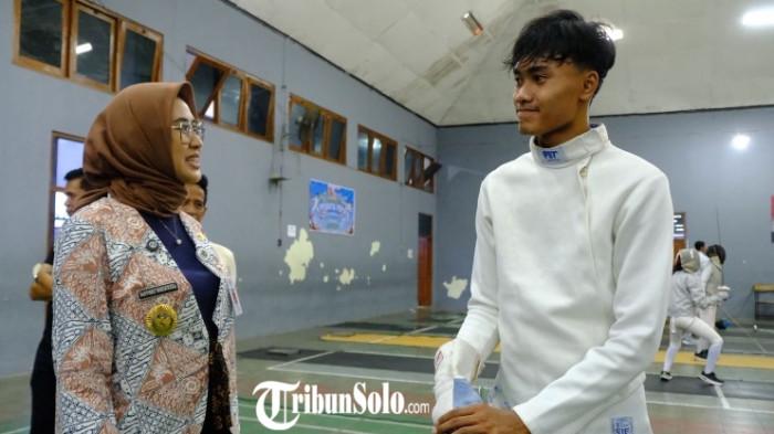 Astrid juga menyempatkan berdialog langsung dengan pelatih dan para atle