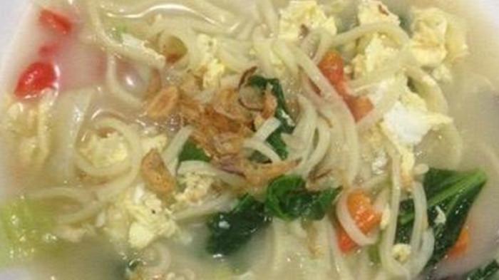 KULINER LEGEND SOLO - Bakmi Jowo Bu Citro 1 yang legendaris di Solo, Jawa Tengah. Kuliner langganan Jokowi ini sudah eksis sejak 1970an.