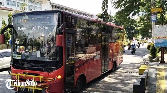 BST - Ilustrasi bus Batik Solo Trans (BST).  Pemerintah Kota (Pemkot) Solo menghentikan operasional Feeder Batik Solo Trans (BST) Koridor 11 dan Koridor 6 sejak 1 Januari 2026. Pemkot Solo mengalihkan penumpang ke rute lain melalui penyesuaian jalur feeder yang masih beroperasi. 