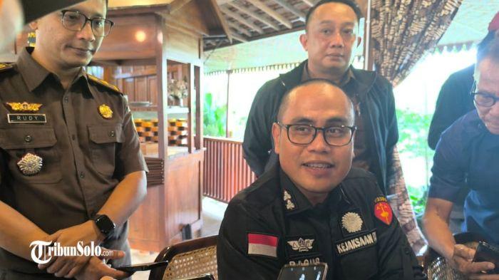 . Berkas perkara dugaan korupsi sewa Klaten Town Square (Klatos)