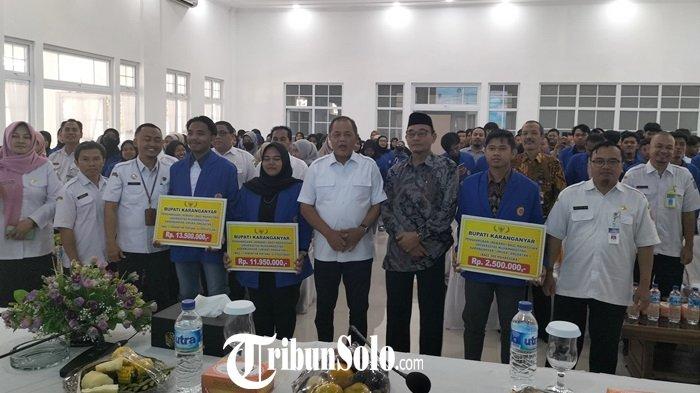 Bupati Juliyatmono Beri Reward untuk Mahasiswa Universitas Muhamadiyah Karanganyar, Total Rp936 Juta