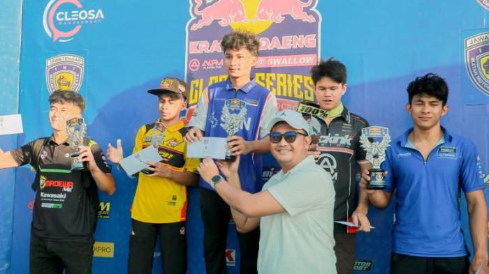 SPORT TOURISM - Bupati Klaten Hamenang Wajar Ismoyo menyaksikan lomba motorcross di Sirkuit Rizqy Motorsport, Desa Kebonalas, Kecamatan Manisrenggo, Minggu (7/6/2026).