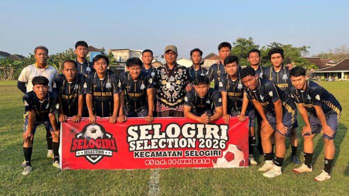 Camat Selogiri, Fredy Sasono (bertopi)