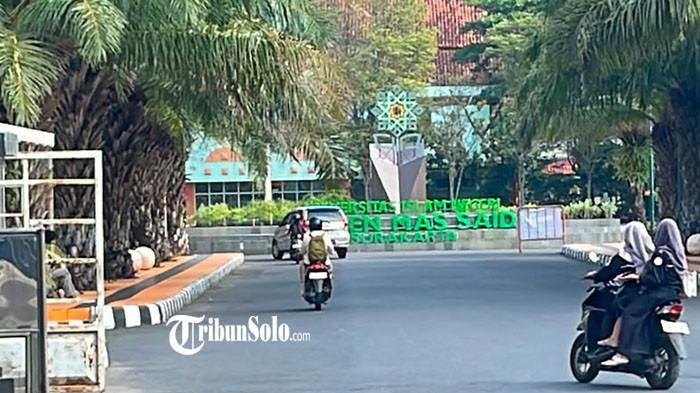 DUGAAN PELECEHAN - Suasana kampus UIN Raden Mas Said Surakarta, Rabu (20/5/2026). Korban dugaan pelecehan seksual oleh oknum dosen di UIN Raden Mas Said Surakarta mengaku hingga kini masih menjalani perawatan psikiater akibat dampak psikologis yang dialaminya. Di tengah proses tersebut, korban juga mengklaim belum mendapat pendampingan langsung dari Satgas Pencegahan dan Penanganan Kekerasan Seksual (PPKS) kampus.