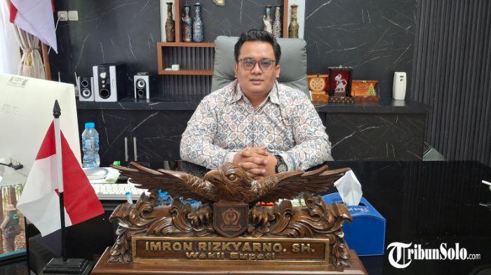 SOAL MBG - Wakil Bupati Wonogiri, Imron Rizkyarno saat ditemui Senin (8/6/2026). Imron memastikan sebagian dapur SPPG yang sempat berhenti kini sudah kembali menyalurkan makanan kepada para penerima manfaat program MBG.