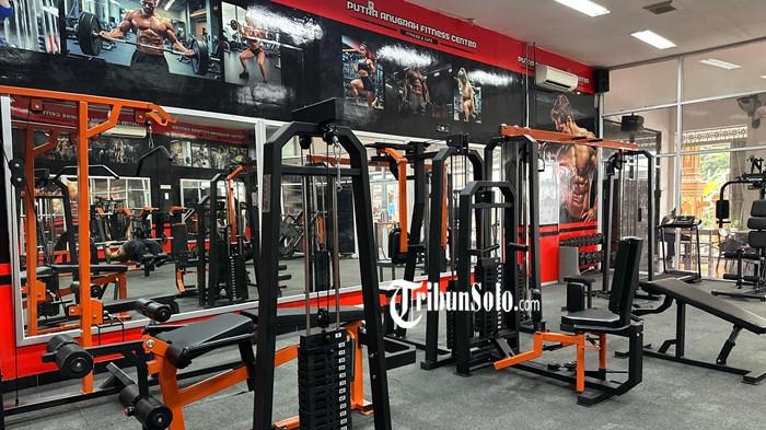 GYM WONOGIRI - Fasilitas gym Putra Anugrah Fitness Center Purwantoro, Wonogiri, Jawa Tengah. Putra Anugrah Fitness Center tawarkan paket lengkap untuk pecinta gym.