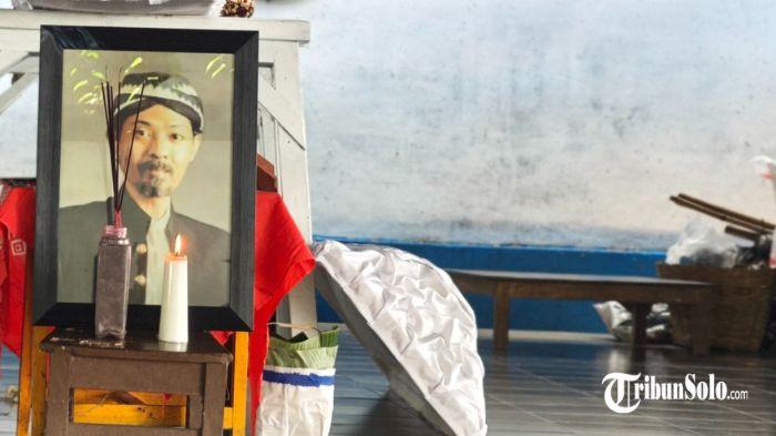 BERPULANG - GRM Suryo Sarosa atau Gusti Jani, putra Pakubuwono XII, berpulang pada Rabu (26/11/2026) malam di RSUD dr. Moewardi, Solo. Ia adalah salah satu gusti dari keluarga Keraton Surakarta.