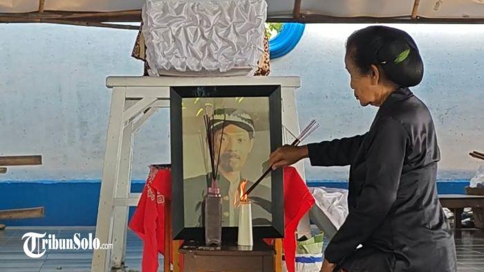 BERPULANG - GRM Suryo Sarosa atau Gusti Jani, putra Pakubuwono XII, berpulang pada Rabu (26/11/2026) malam di RSUD dr. Moewardi, Solo. Ia adalah salah satu gusti dari keluarga Keraton Surakarta.