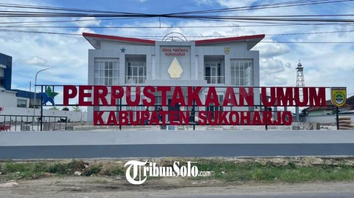 Bupati Etik dan Wabup Eko Tinjau Progres Perpustakaan Sukoharjo Capai 98 Persen, Jelang H-2 Deadline