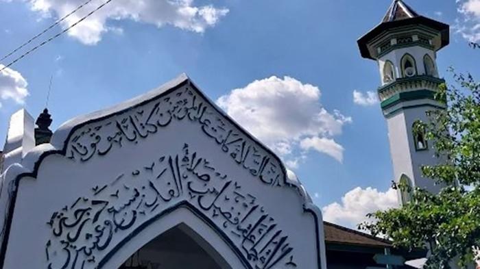 BANGUNAN BERSEJARAH - Masjid Al Wustho Mangkunegaran berlokasi di Jalan Kartini No.3, Ketelan, Kec. Banjarsari, Kota Surakarta, Jawa Tengah.