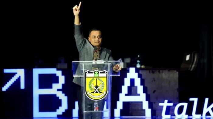 Gubernur Ahmad Luthfi menegaskan bahwa seorang kelapa daerah, baik itu gubernur, bupati, maupun walikota, memiliki peran sebagai manajer marketing.

Artinya, kepala daerah harus menguasai potensi daerahnya untuk kemudian ditawarkan kepada investor dalam negeri maupun luar negeri.