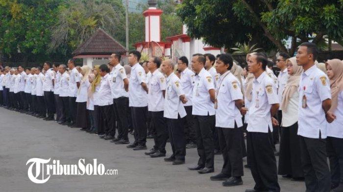MASUK KERJA - Halalbihalal ASN di Setda Wonogiri di hari pertama kerja usai libur lebaran, Rabu (25/3/2026).