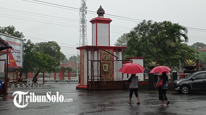 Januari-Februari Puncak Musim Penghujan,Warga Wonogiri Harus Waspadai Angin Kencang & Sambaran Petir