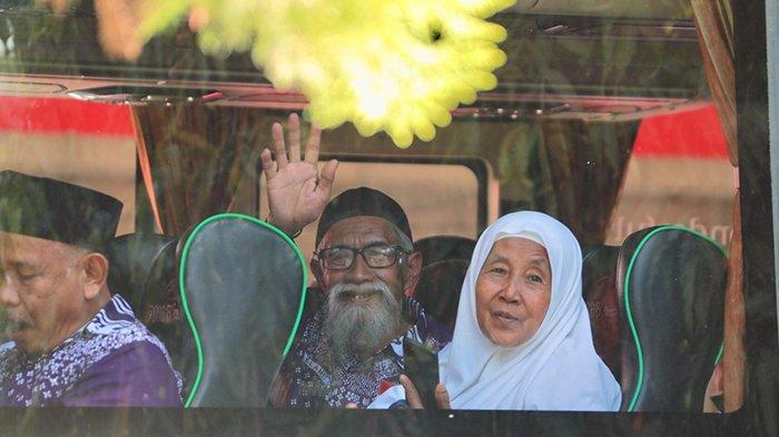 Bismillahirrahmanirrahim, Bupati Sri Mulyani Lepas 284 JCH di Klaten Jateng, Beri Pesan Ini