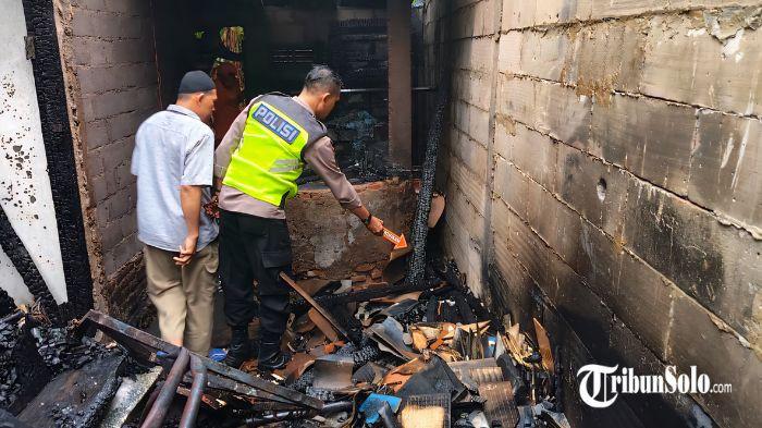 Kebakaran rumah milik warga di Dusun Gading