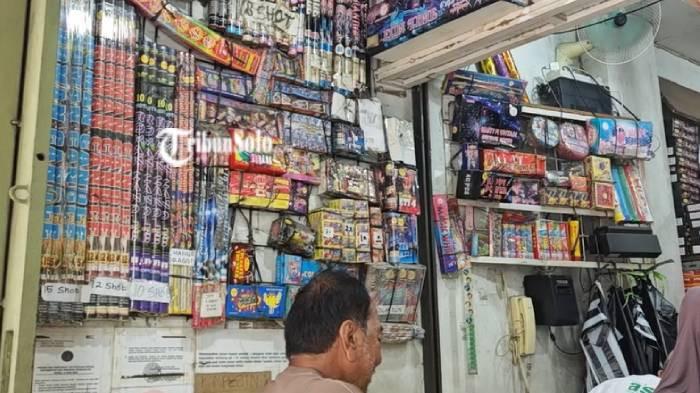 Kembang api Solo diburu