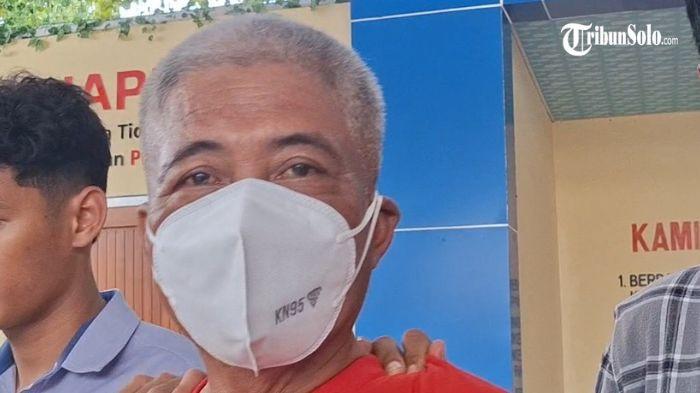 DITANGKAP - Kepala Desa Purworejo, Kecamatan Gemolong, Kabupaten Sragen, Ngadiyanto alias Dipo, tersandung kasus tindak pidana korupsi (Tipikor) terkait sewa tanah kas desa. Dipo resmi ditahan di Polres Sragen sejak Senin (10/11/2025).