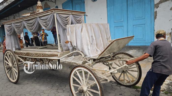 Kisah Kereta Jenazah Berusia 100 Tahun yang Bakal Antar Pakubuwono XIII ke Peristirahatan Terakhir