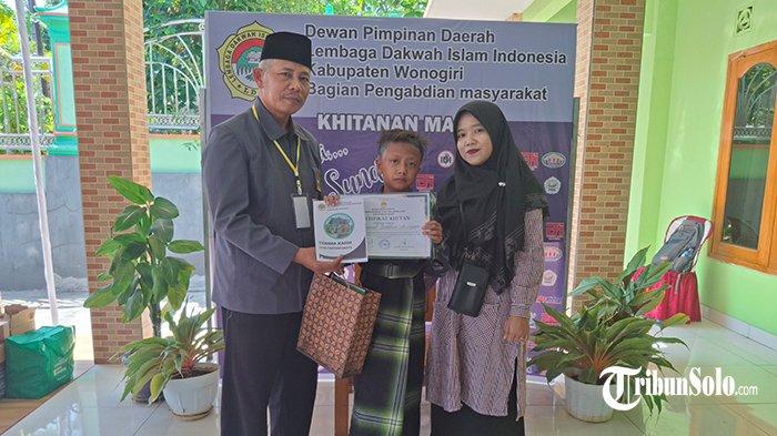 Libur Sekolah, 32 Anak di Wonogiri Jateng Ikut Khitanan Massal, Dapat Sertifikat Hingga Sarung