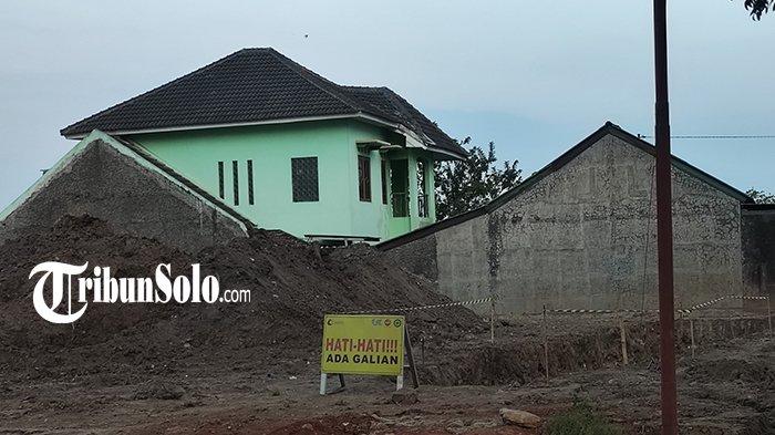 Rumah di Klaten Ini Masih Tegak Berdiri di Tengah Pengerjaan Proyek Tol Solo-Jogja, Kok Bisa?