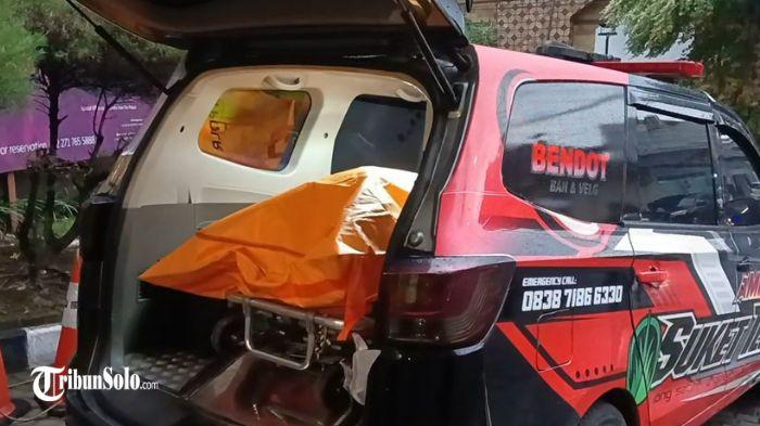 Korban ditemukan meninggal dunia dalam kondisi mulut mengeluarkan darah.