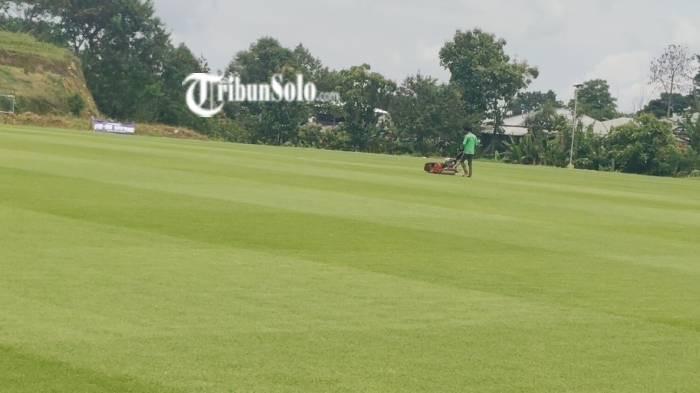 Lapangan desa karang